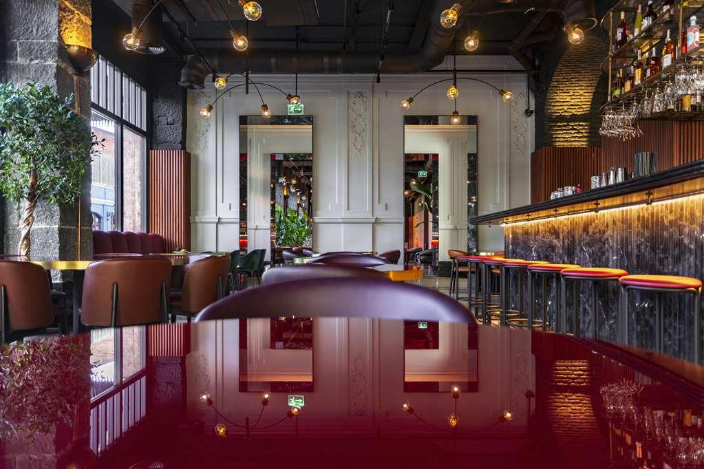 فندق Radisson Red تبليسي المطعم الصورة