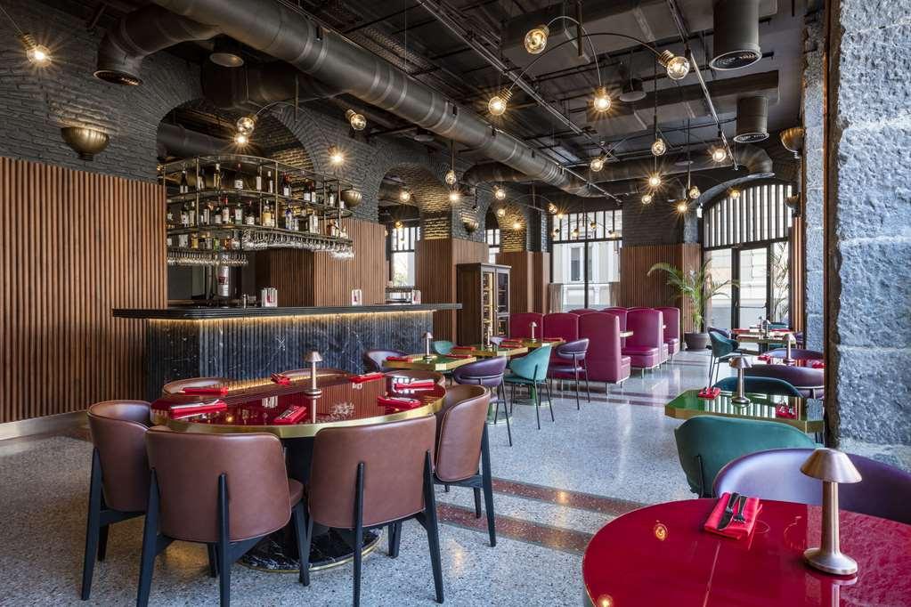 فندق Radisson Red تبليسي المطعم الصورة