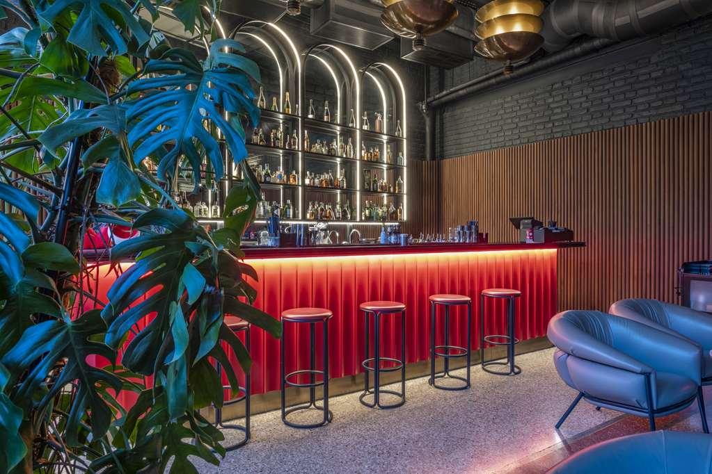 فندق Radisson Red تبليسي المطعم الصورة